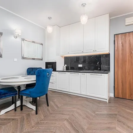 Kasprzaka 29c Free Garage By Perfect *