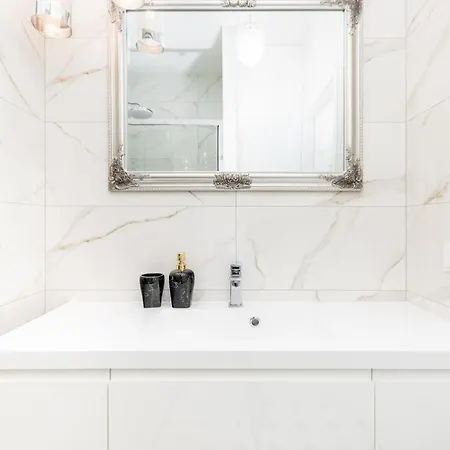 Kasprzaka 29c Free Garage By Perfect شقة