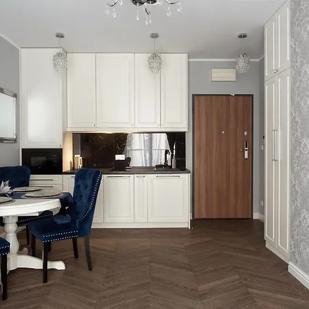 Kasprzaka 29c Free Garage By Perfect *