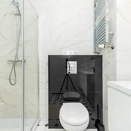 Kasprzaka 29c Free Garage By Perfect